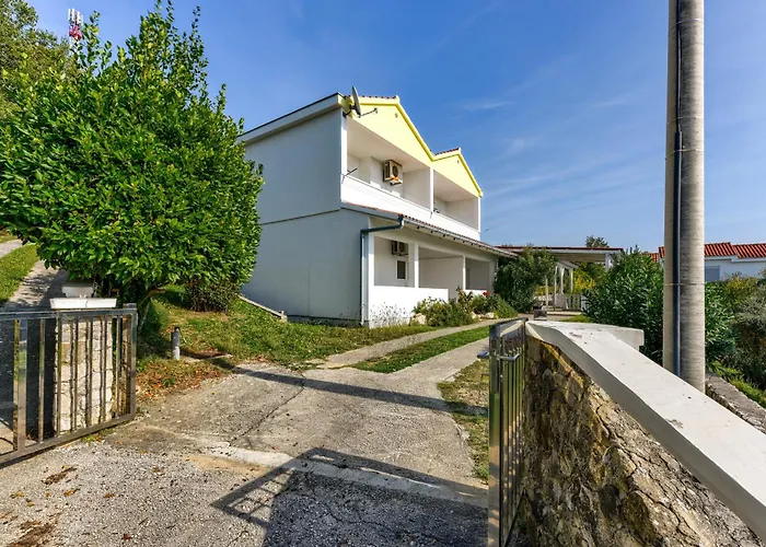 公寓 Fuer 22 Personen Ražanac